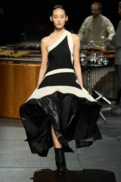 Look 7